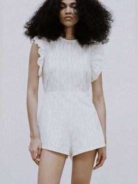 ZARA Womens Small White Eyelet Ruffle Romper